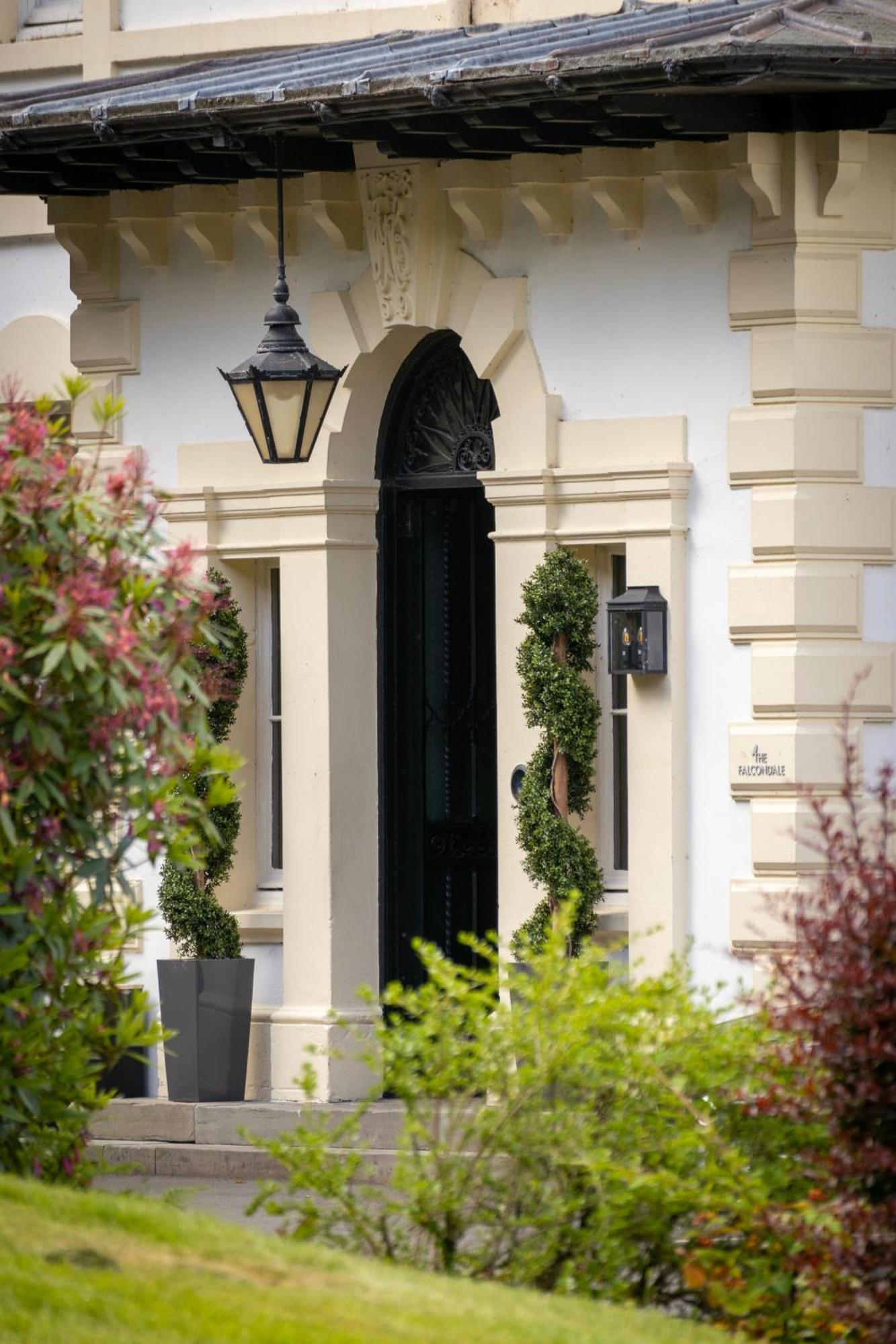 The Falcondale At Lampeter Buitenkant foto