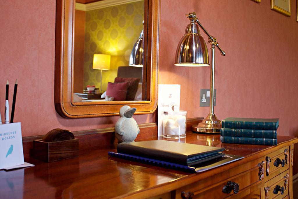 The Falcondale At Lampeter Buitenkant foto