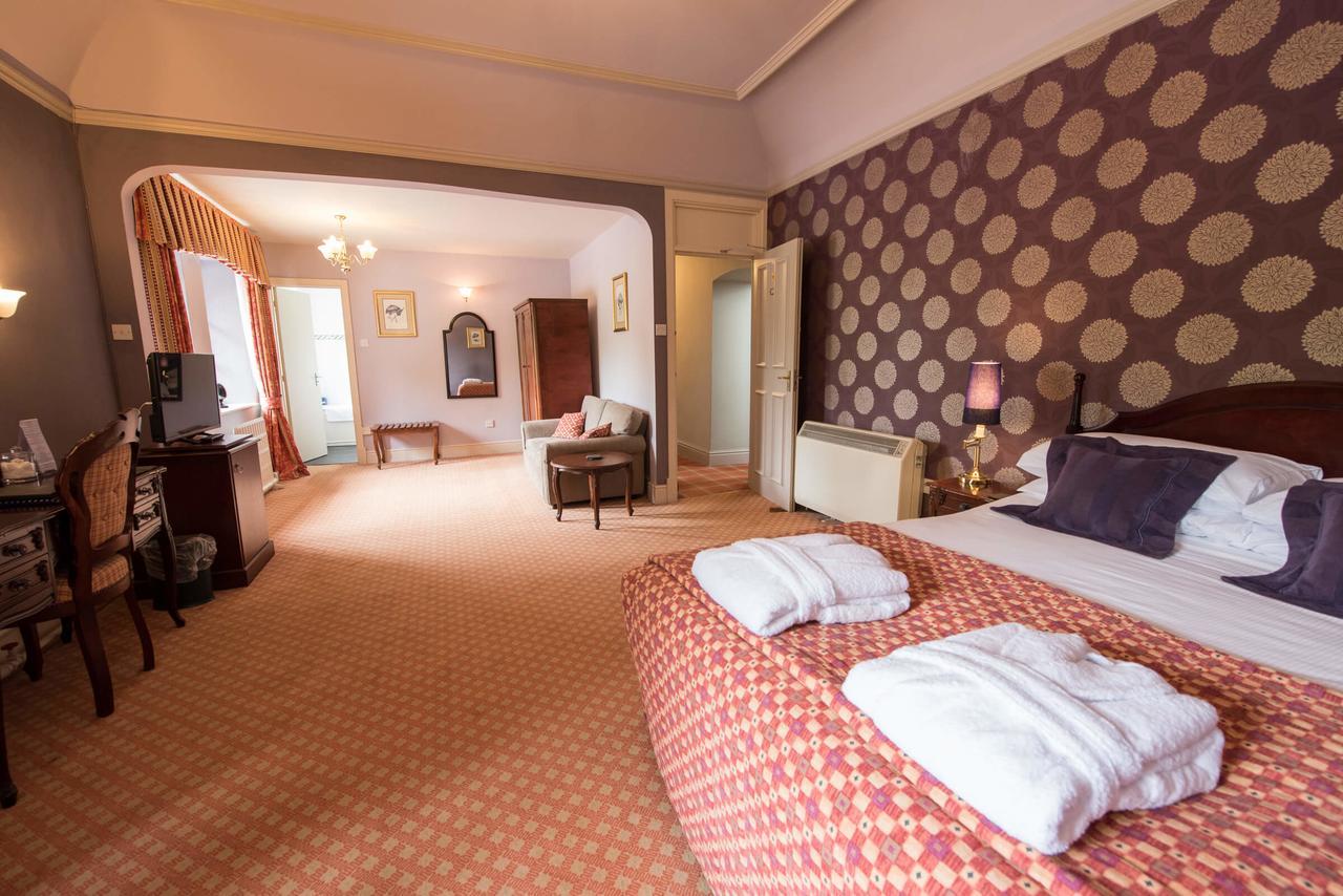 The Falcondale At Lampeter Buitenkant foto